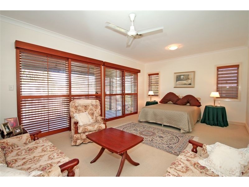 90 Long Street West, Graceville QLD 4075