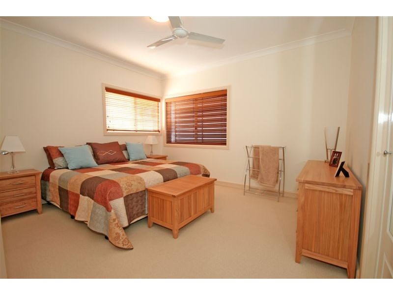 90 Long Street West, Graceville QLD 4075