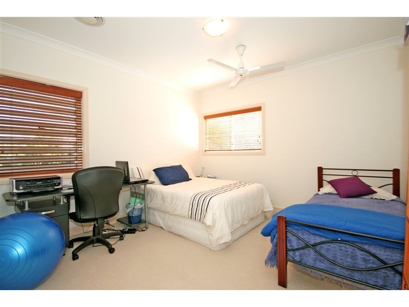 90 Long Street West, Graceville QLD 4075