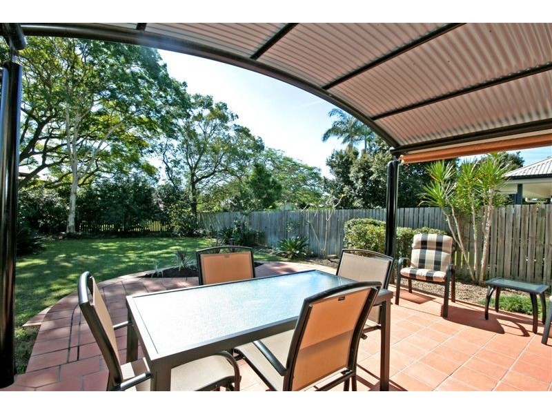 90 Long Street West, Graceville QLD 4075