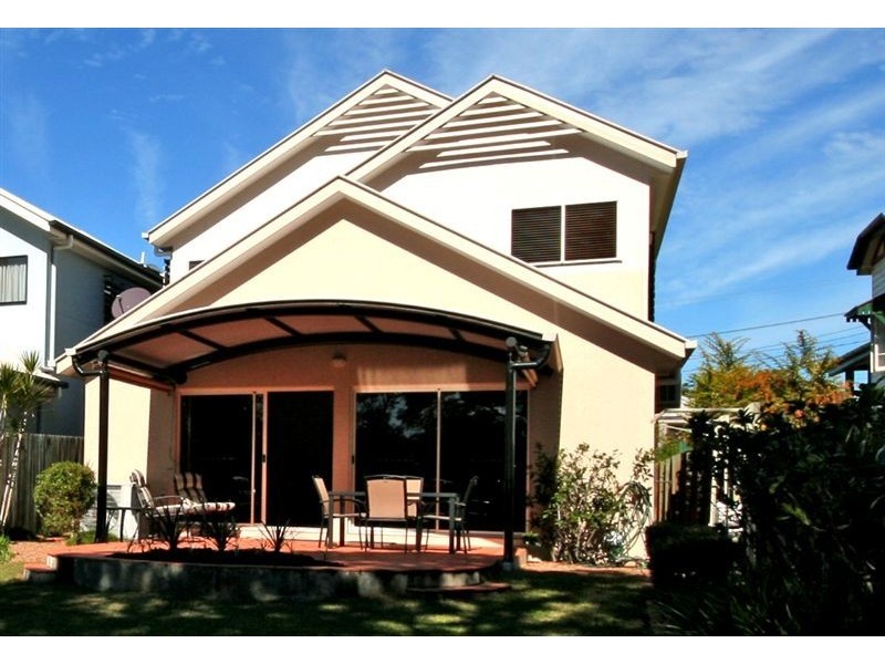 90 Long Street West, Graceville QLD 4075