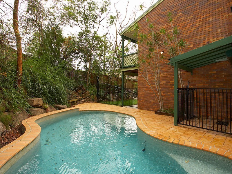 105 Taringa Parade, Indooroopilly QLD 4068