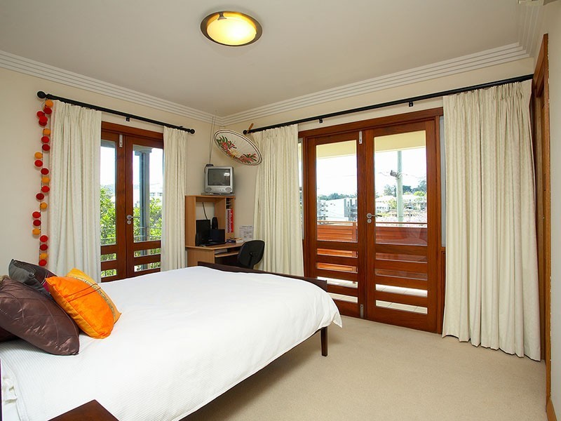 1 Cecil Street, Indooroopilly QLD 4068