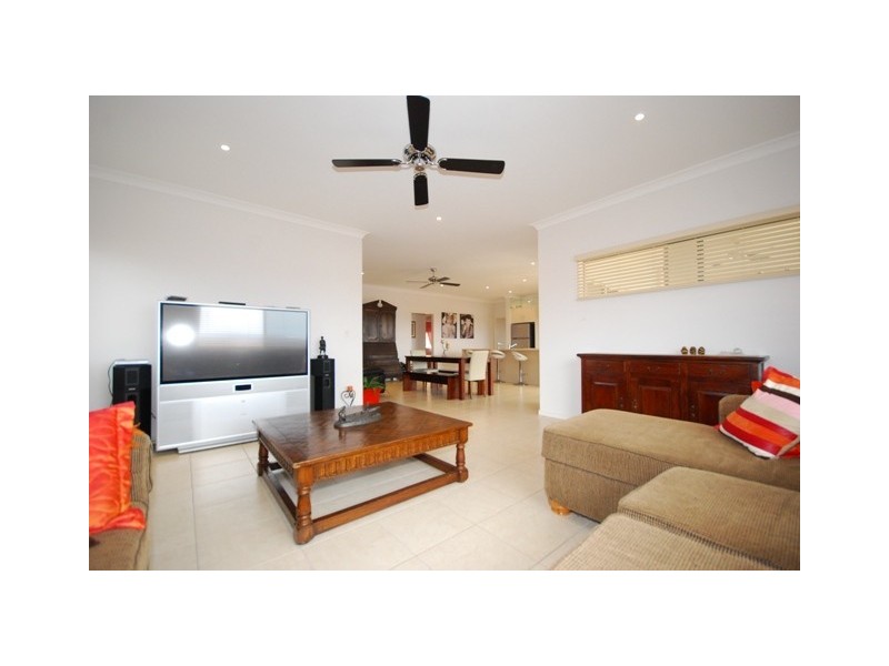 15 Grange Pl, Moggill QLD 4070