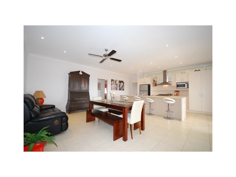 15 Grange Pl, Moggill QLD 4070