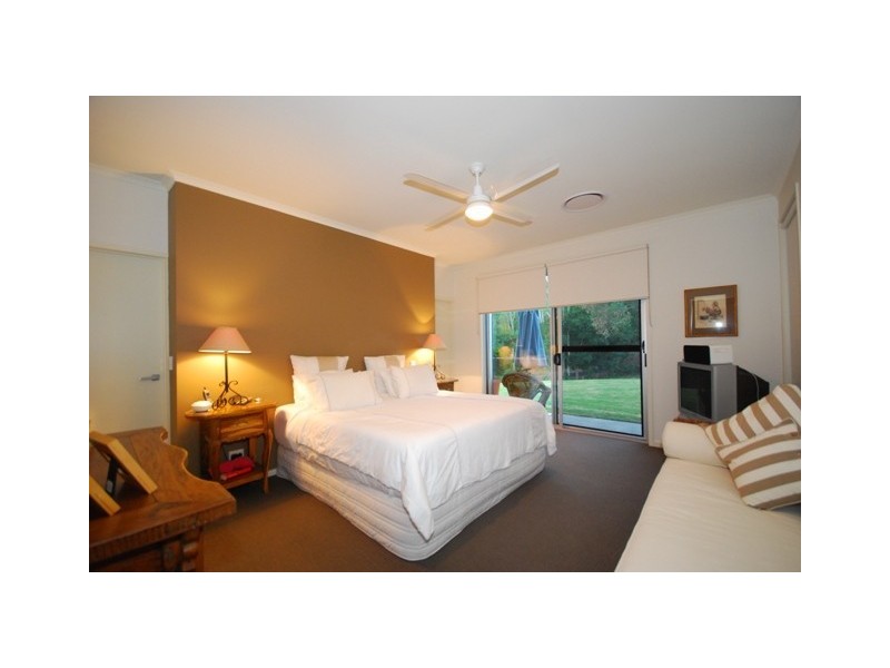 24 Olivia Pl, Pullenvale QLD 4069