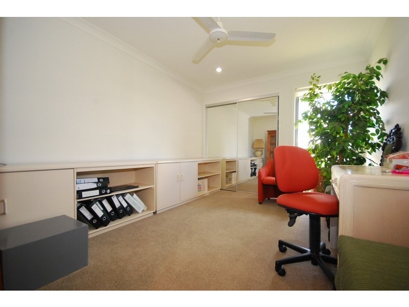 4 Silky Oak Ave, Moggill QLD 4070