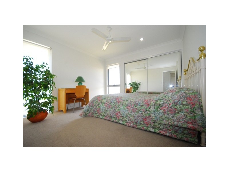 4 Silky Oak Ave, Moggill QLD 4070