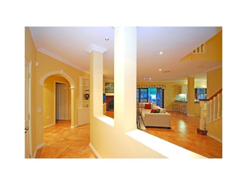 14 McConnell Cr, Brookfield QLD 4069