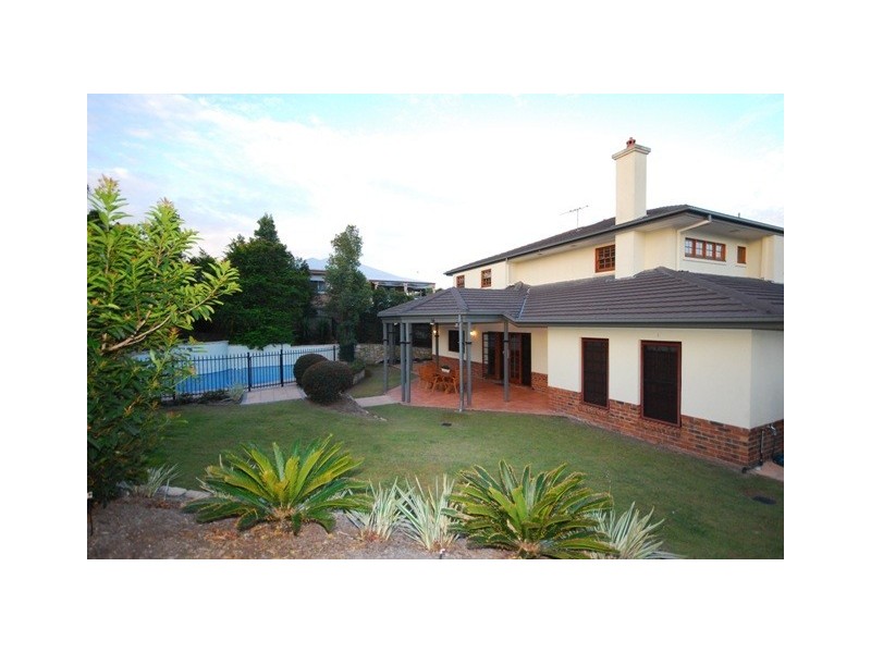 14 McConnell Cr, Brookfield QLD 4069