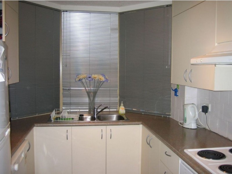 4/15 Clarence Road, Indooroopilly QLD 4068