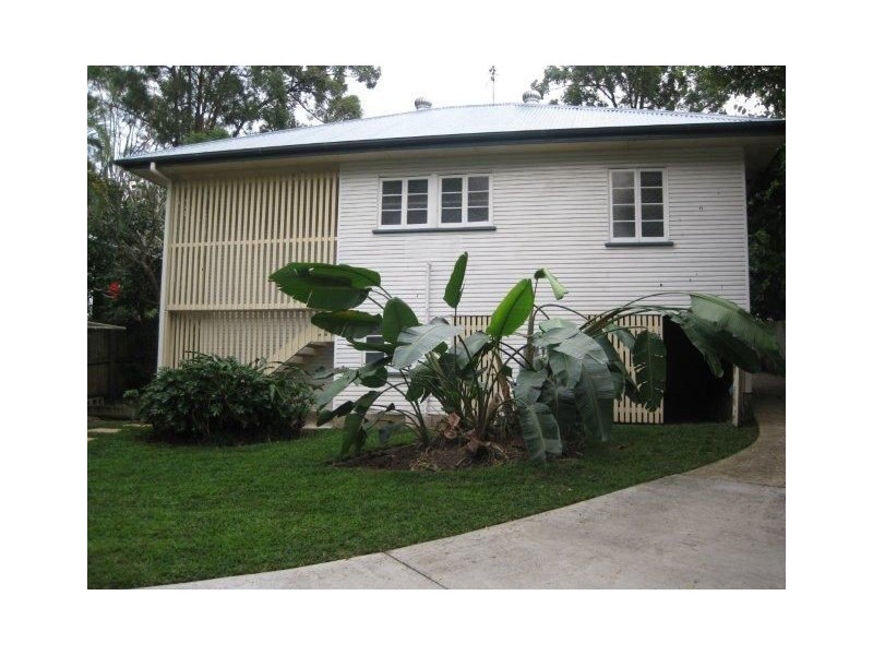 130 Dell Road, St Lucia QLD 4067