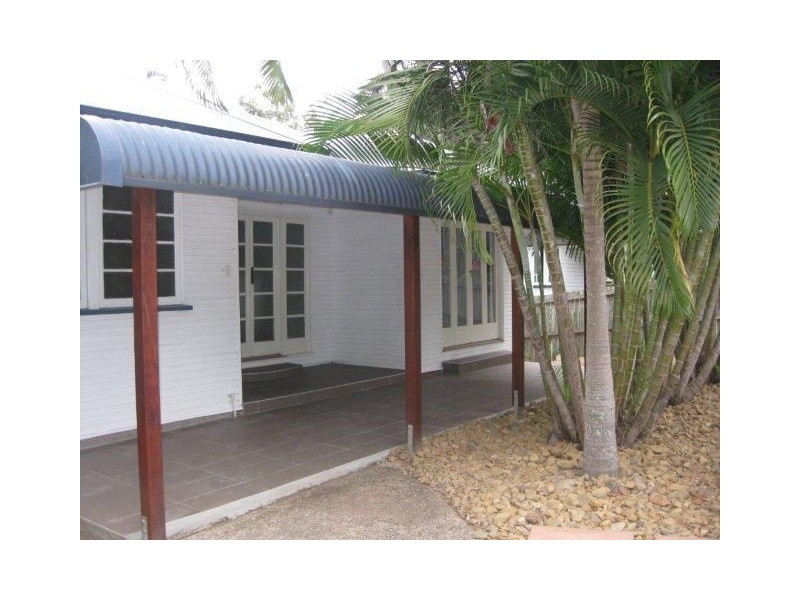 130 Dell Road, St Lucia QLD 4067
