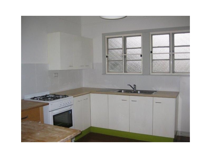 130 Dell Road, St Lucia QLD 4067