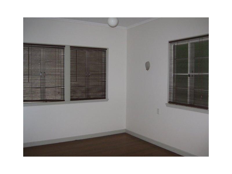 130 Dell Road, St Lucia QLD 4067