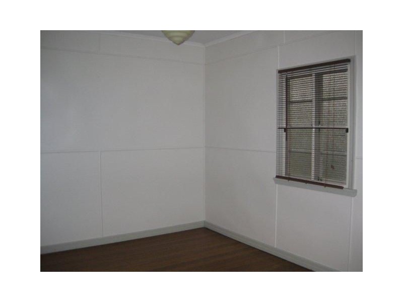 130 Dell Road, St Lucia QLD 4067