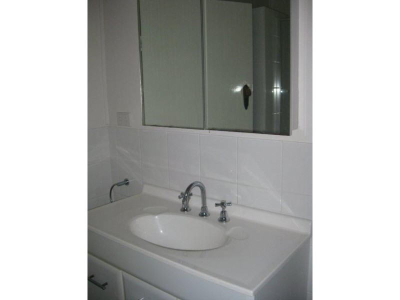 130 Dell Road, St Lucia QLD 4067