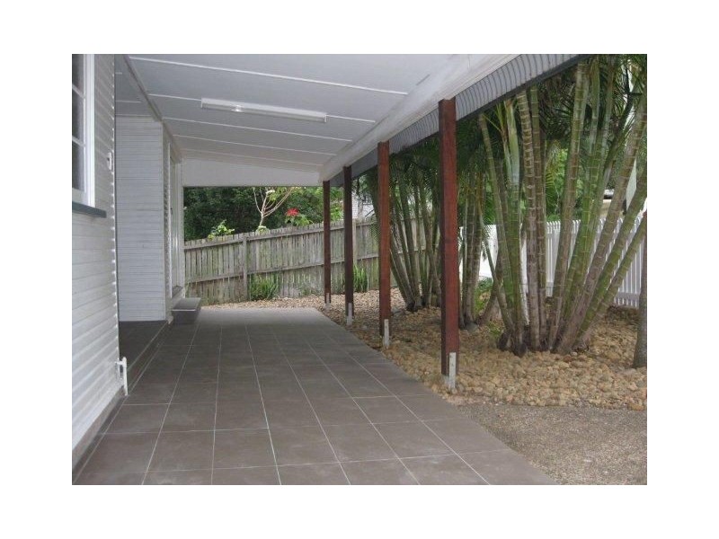 130 Dell Road, St Lucia QLD 4067