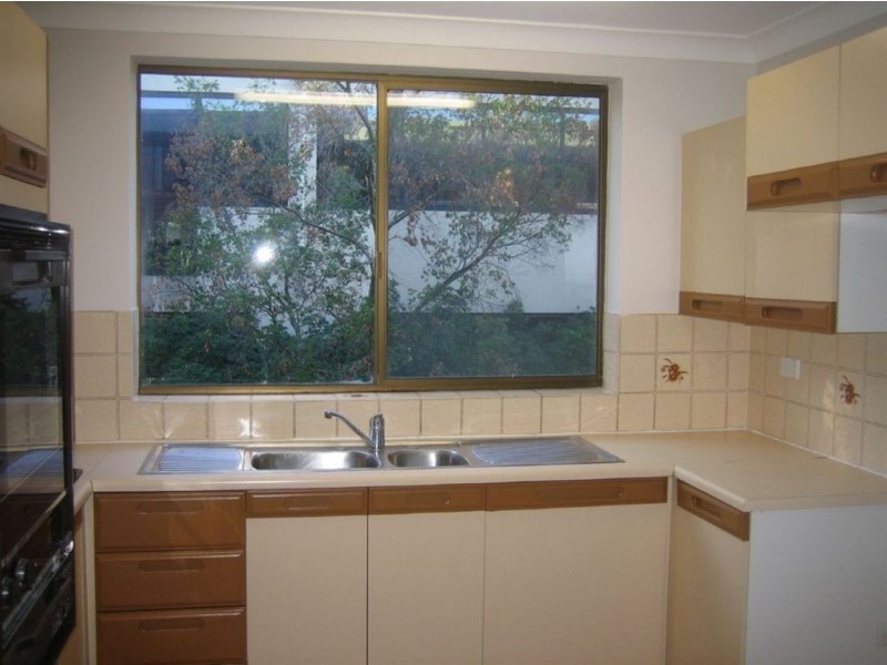 2/11 Foxton Street, Indooroopilly QLD 4068