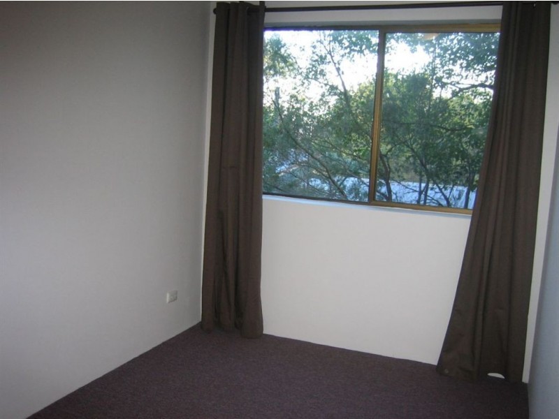 2/11 Foxton Street, Indooroopilly QLD 4068