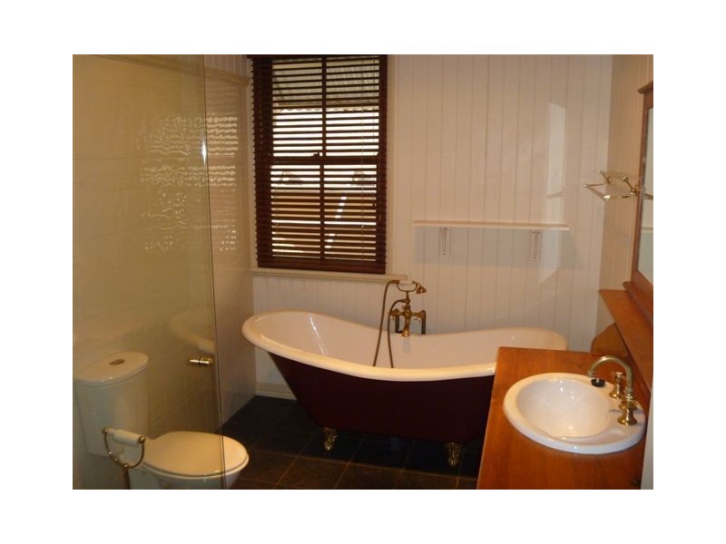 62 Thorpe Street, Indooroopilly QLD 4068