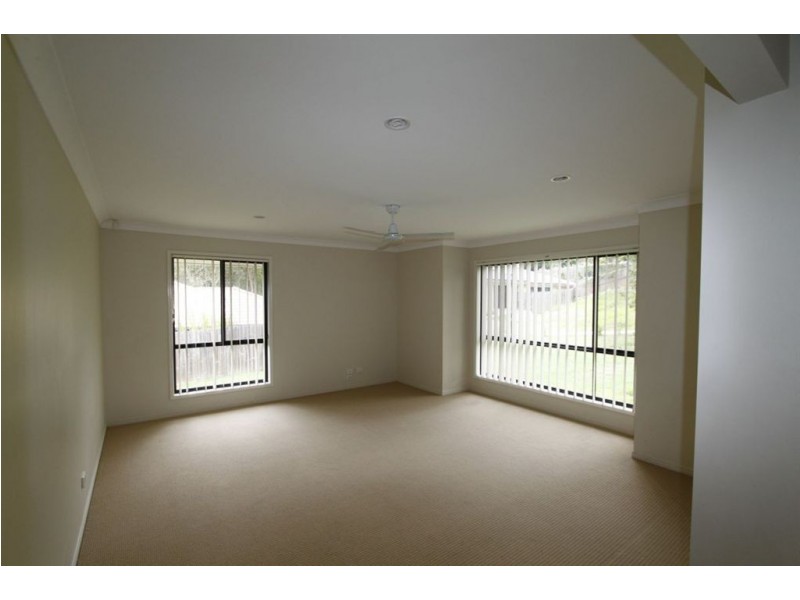 55a Lagoon Cres, Bellbowrie QLD 4070