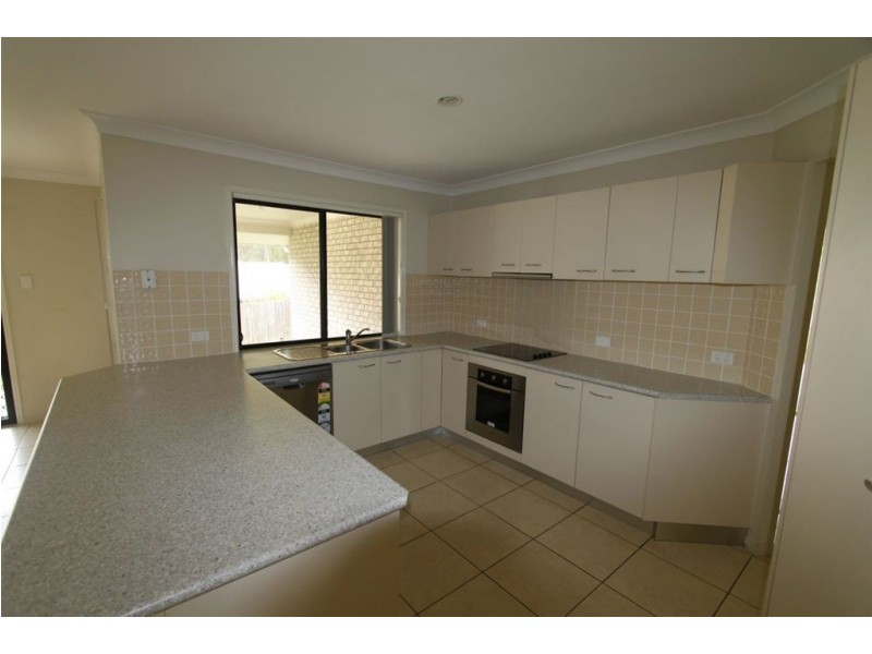55a Lagoon Cres, Bellbowrie QLD 4070