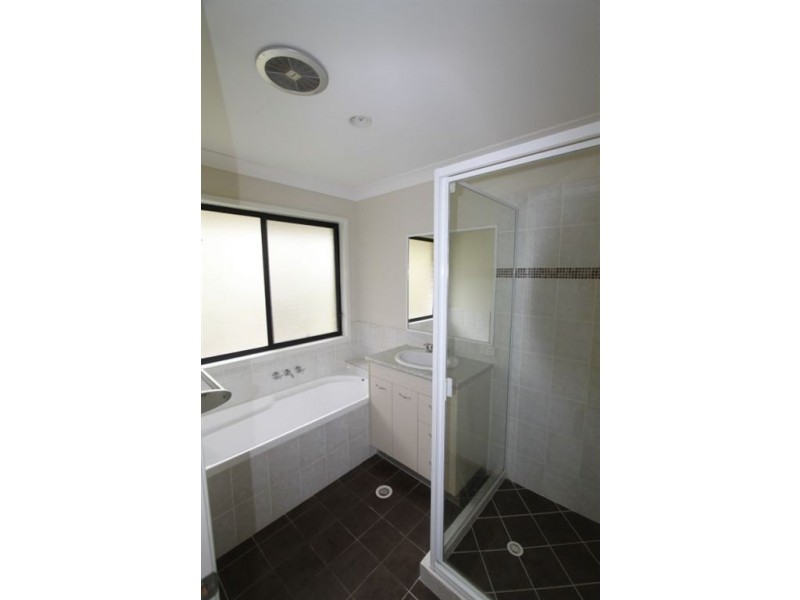 55a Lagoon Cres, Bellbowrie QLD 4070