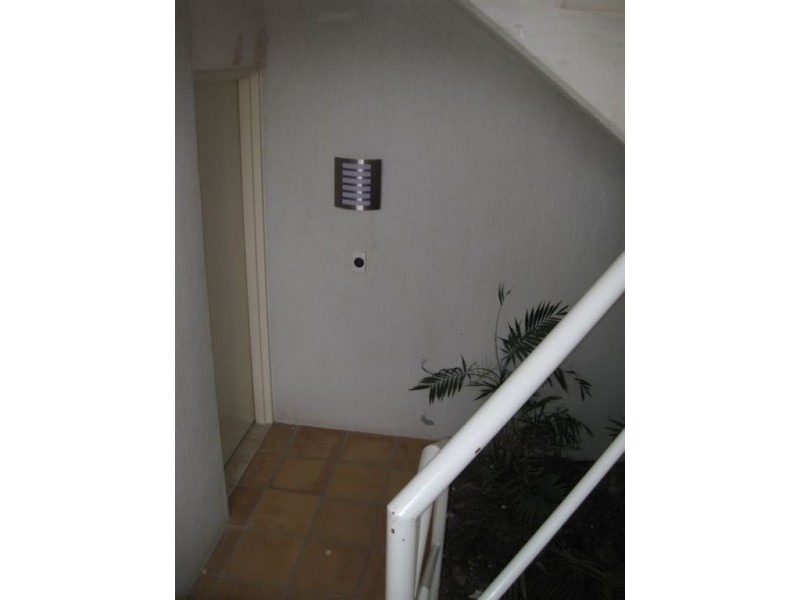 1/212 Sir Fred Schonell Drive, St Lucia QLD 4067