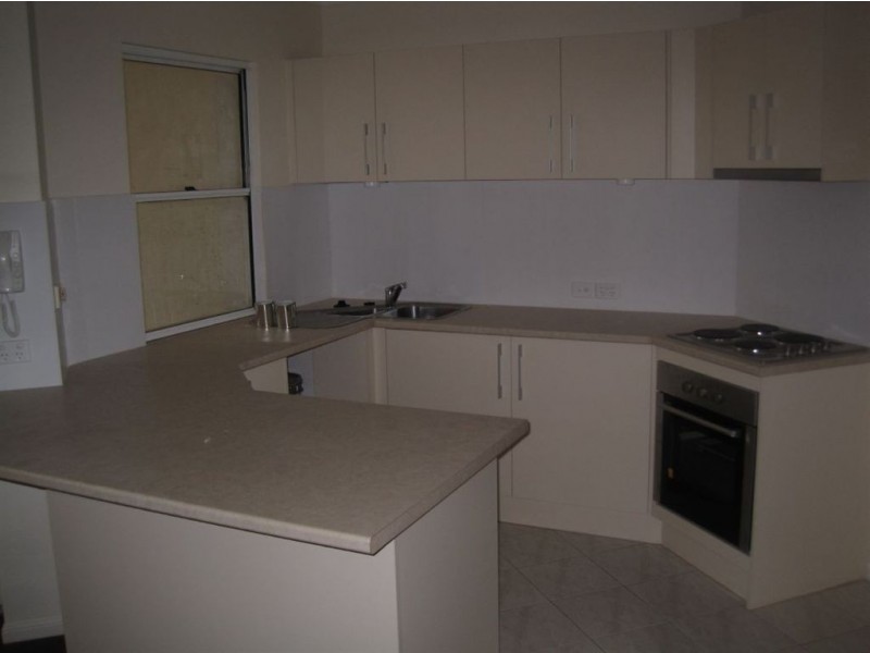 1/212 Sir Fred Schonell Drive, St Lucia QLD 4067