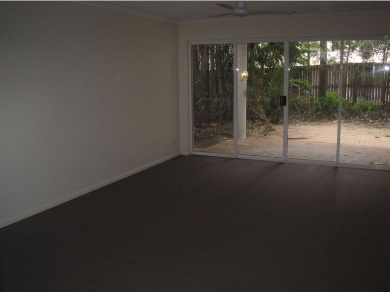 1/212 Sir Fred Schonell Drive, St Lucia QLD 4067