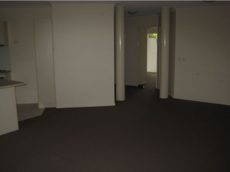 1/212 Sir Fred Schonell Drive, St Lucia QLD 4067