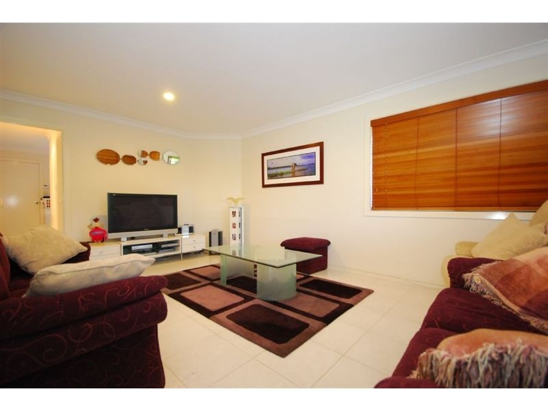 11 Cromwell Cl, Brookfield QLD 4069
