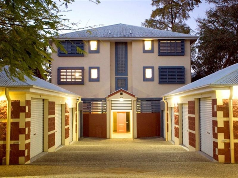 1/66 Depper St, St Lucia QLD 4067