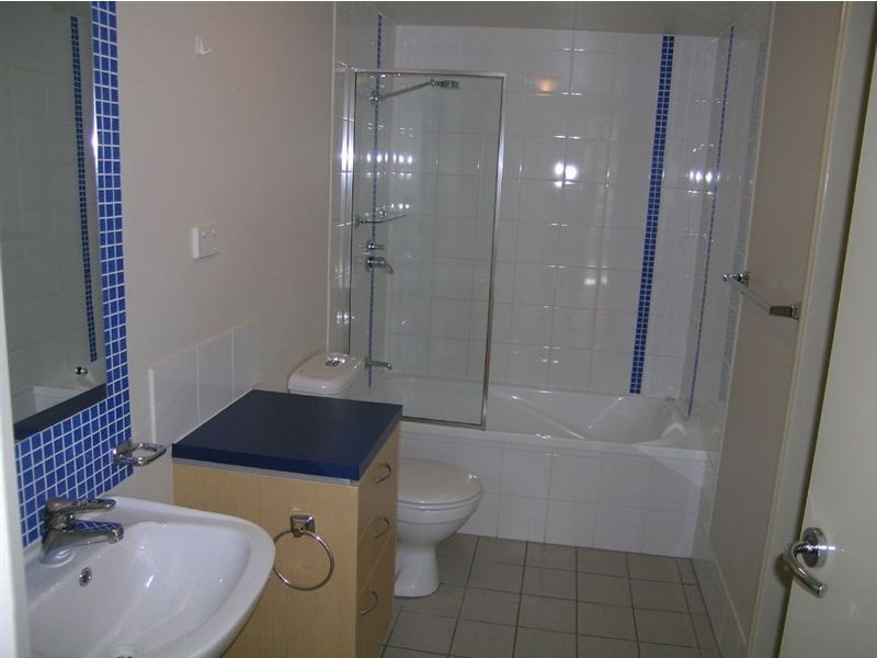 2/19 Thorn St, Kangaroo Point QLD 4169