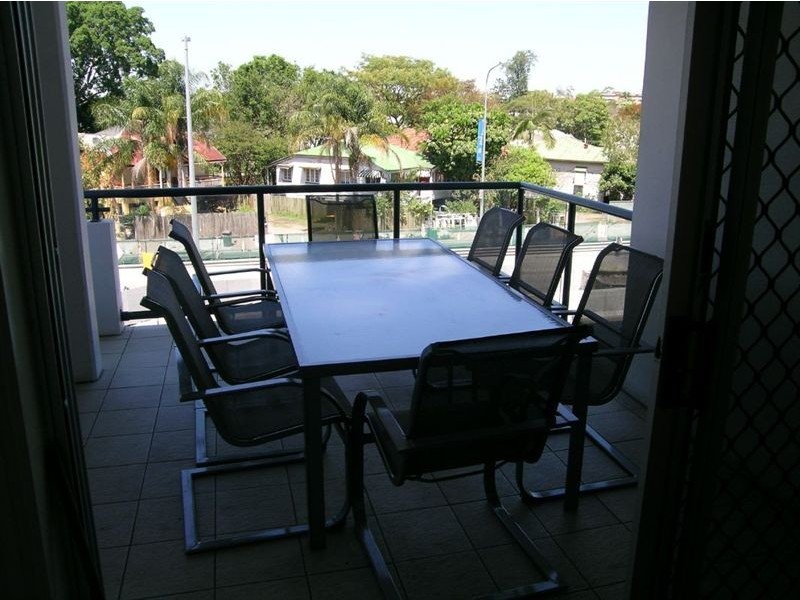 2/19 Thorn St, Kangaroo Point QLD 4169