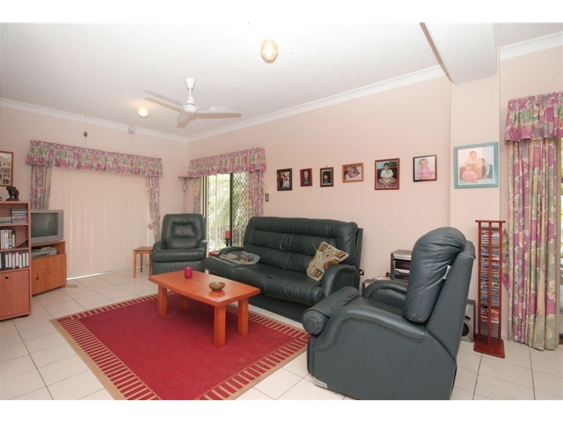 20 Renfrew Street, Hillcrest QLD 4118