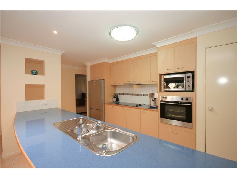 18 Westaway Crescent, Bellbowrie QLD 4070