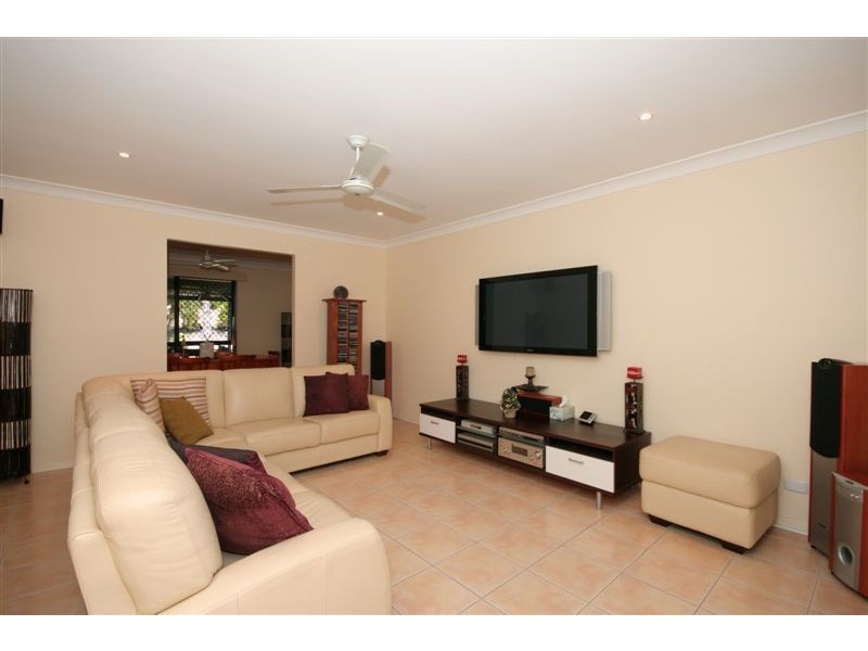 18 Westaway Crescent, Bellbowrie QLD 4070