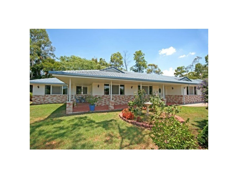 16 Pioneer Cr, Bellbowrie QLD 4070