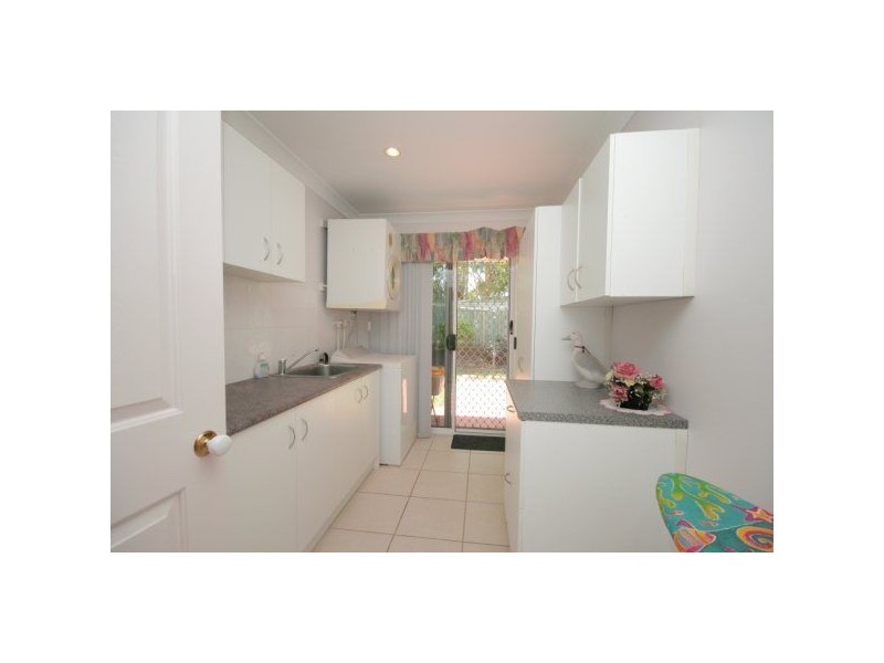 16 Pioneer Cr, Bellbowrie QLD 4070