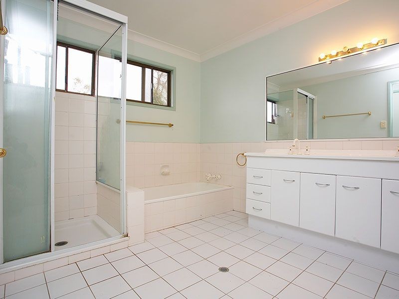 105 Taringa Parade, Indooroopilly QLD 4068