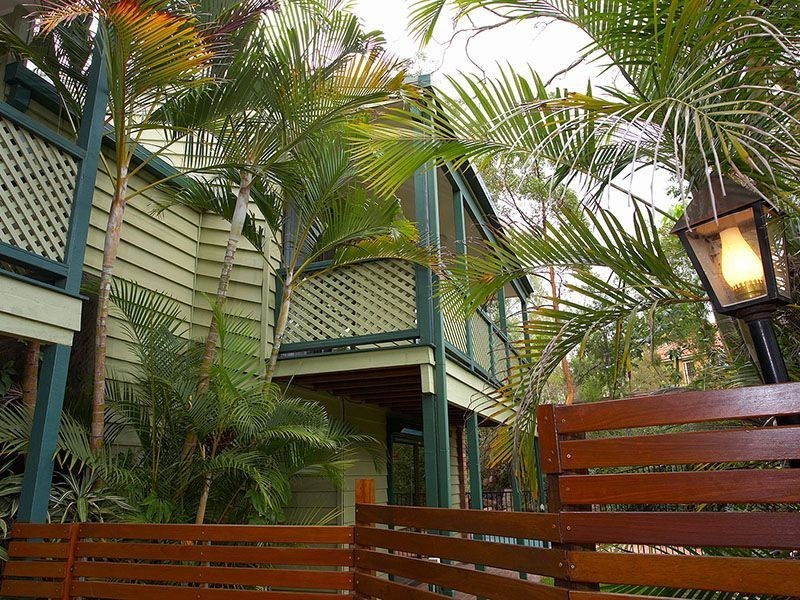 105 Taringa Parade, Indooroopilly QLD 4068