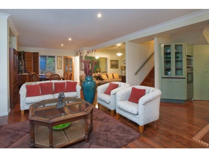6/27 Radnor St, Indooroopilly QLD 4068