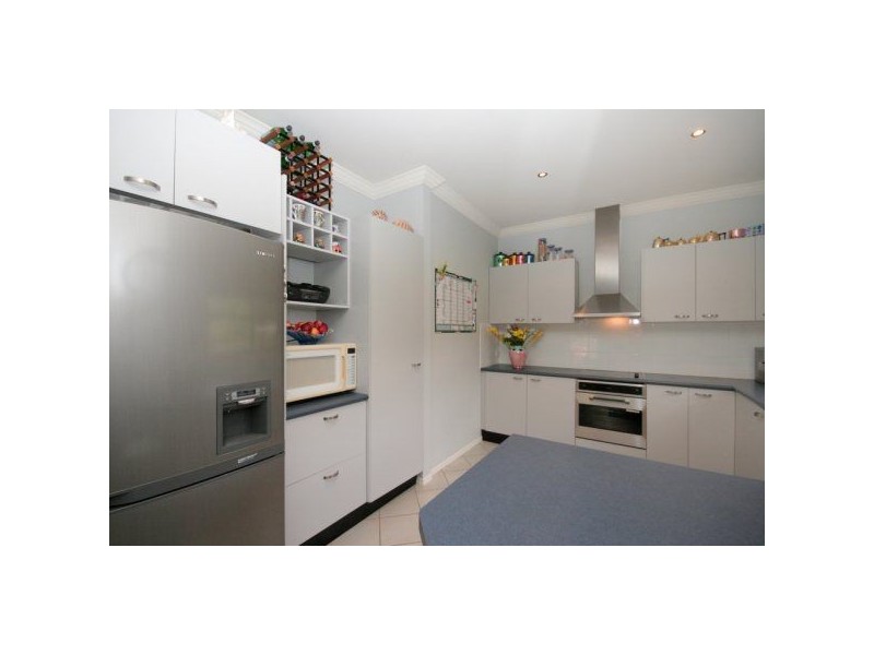 9A Vera St, Toowong QLD 4066