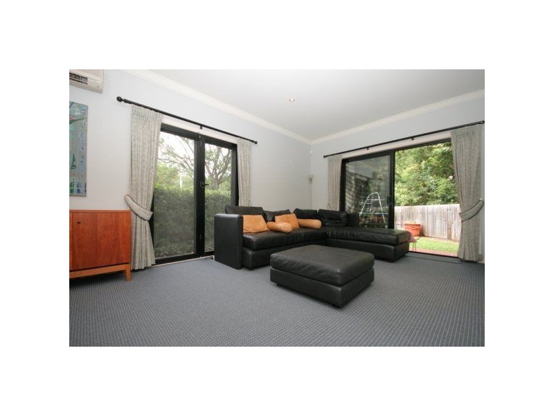 9A Vera St, Toowong QLD 4066