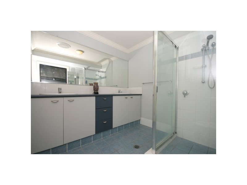 9A Vera St, Toowong QLD 4066