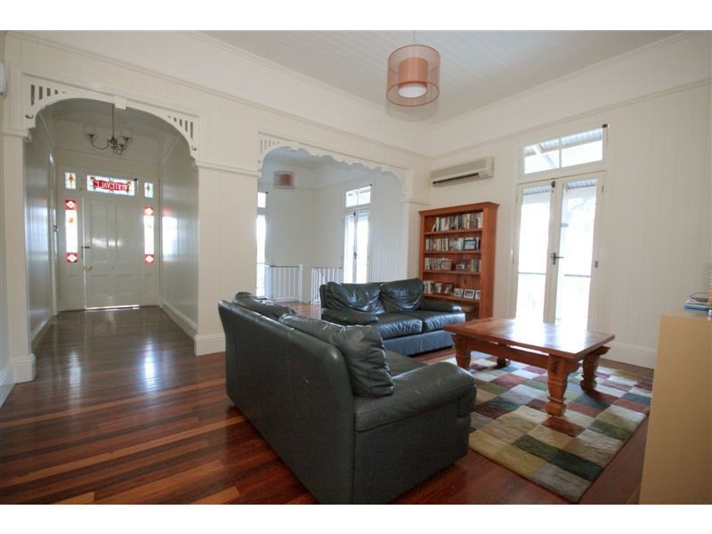 54 Laidlaw Parade, East Brisbane QLD 4169