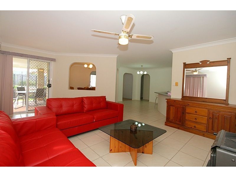 14 Learmonth Court, Hillcrest QLD 4118