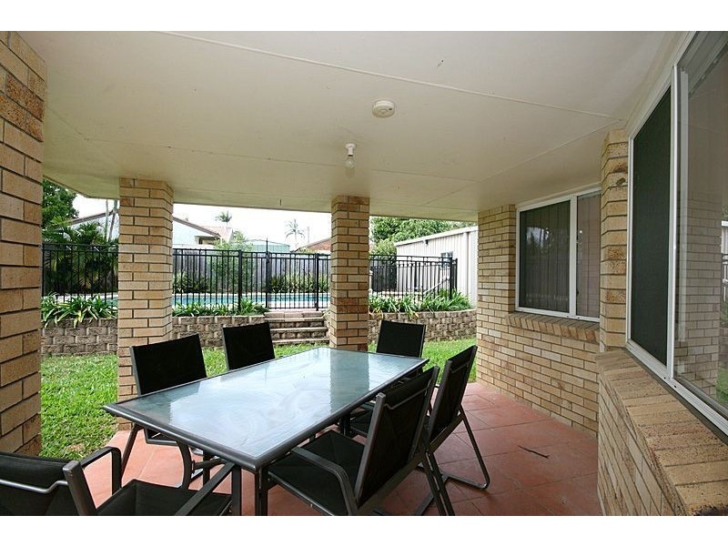 14 Learmonth Court, Hillcrest QLD 4118
